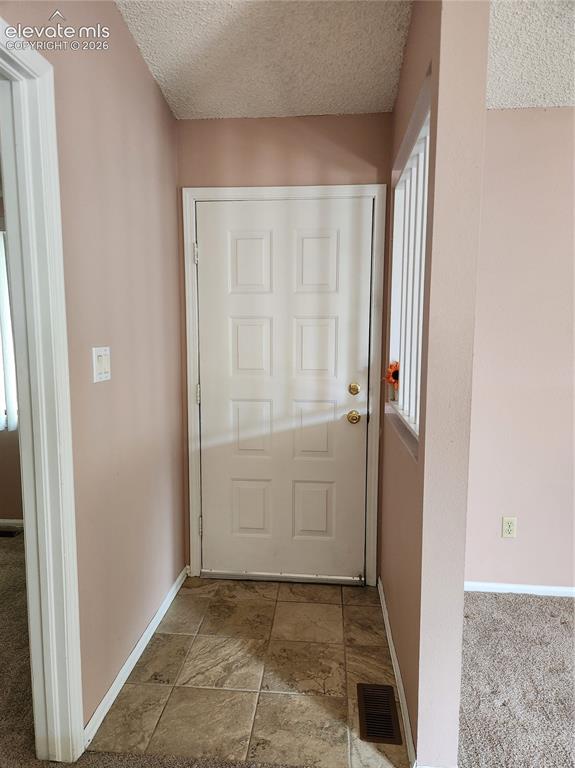 Image 8 of 25: Entry