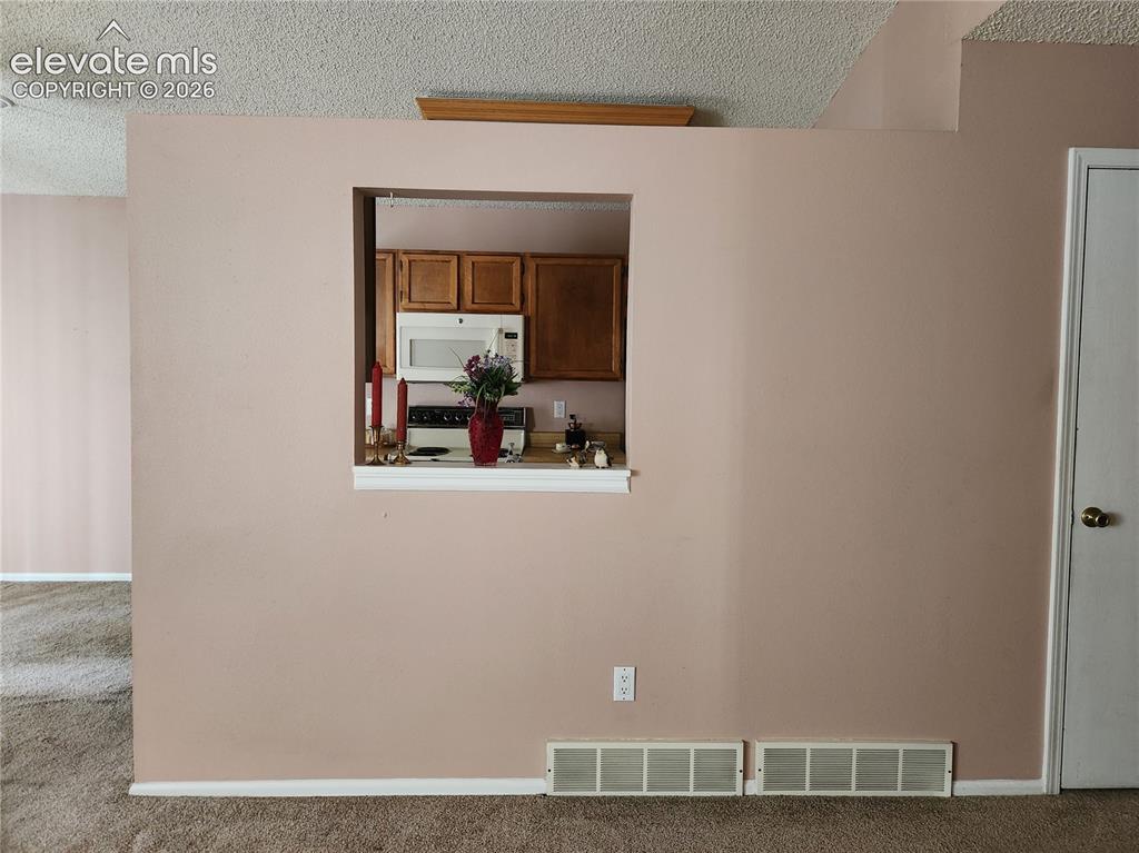 Image 9 of 25: Living Room