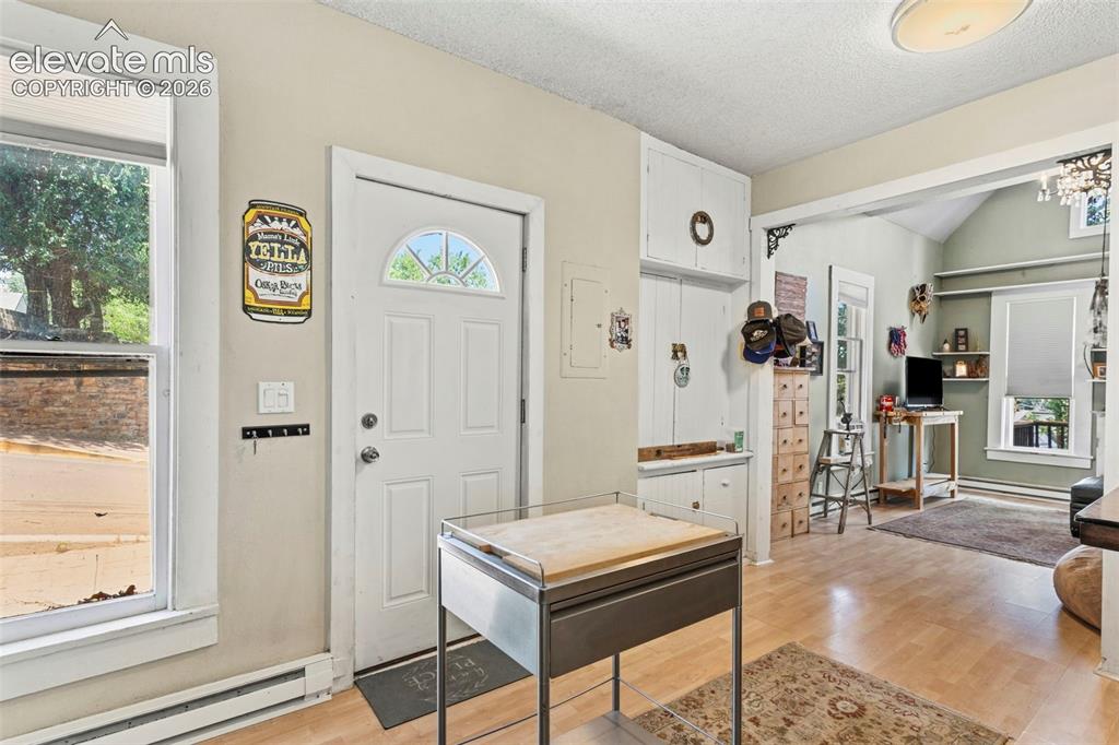 Image 3 of 25: Entry