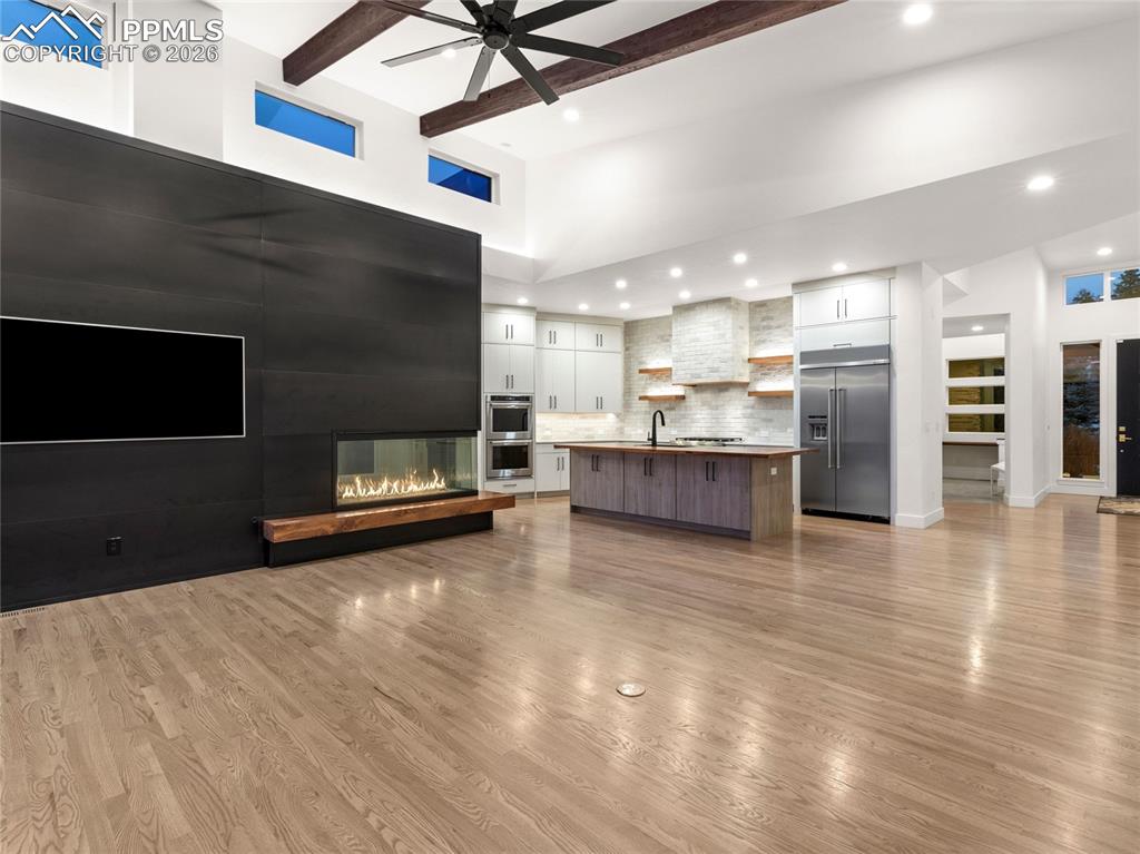 Image 11 of 50: Living Room