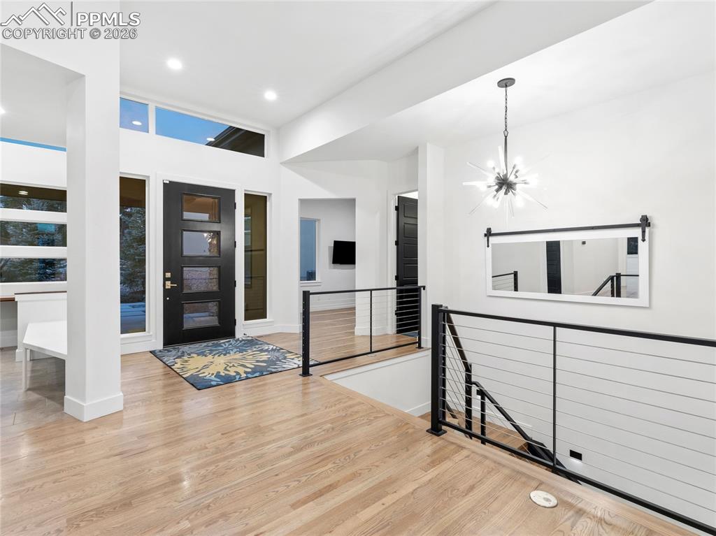 Image 25 of 50: Entry