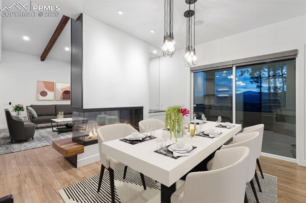 Image 8 of 50: Dining Area