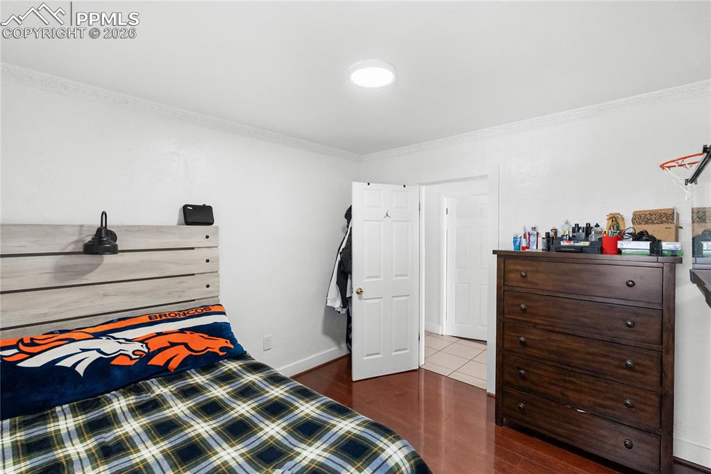 Image 11 of 32: Bedroom