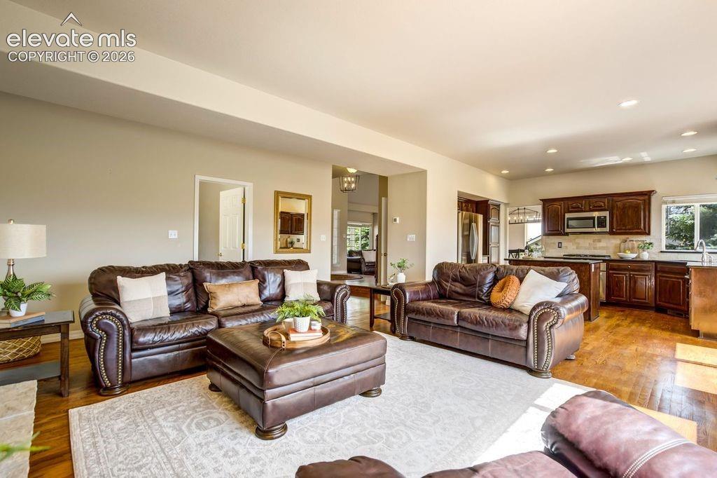 Image 19 of 46: Family Room