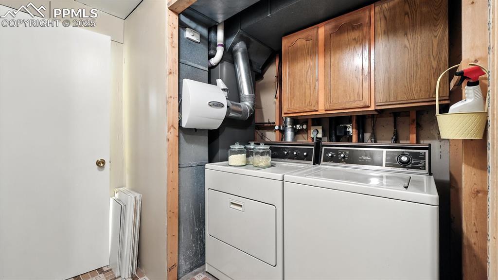 Image 39 of 50: Laundry Room.