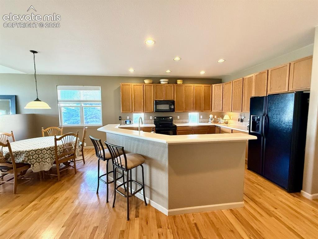 Image 11 of 42: Kitchen has all 4 appliances staying with home