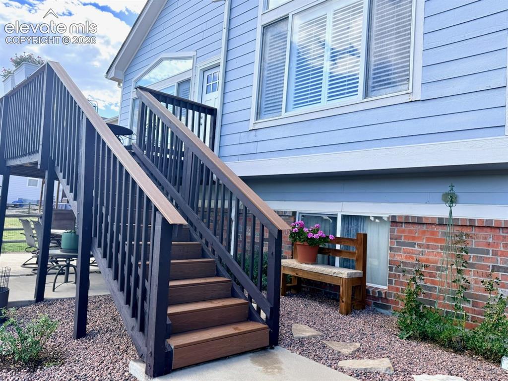 Image 39 of 42: Trex deck