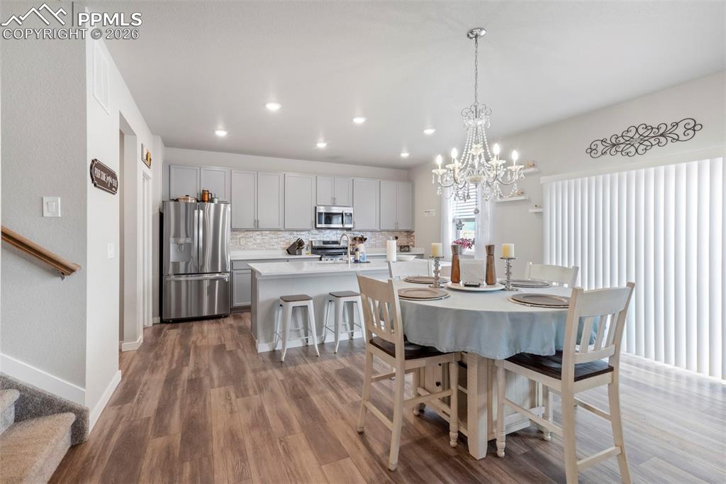 Image 12 of 45: Dining Area