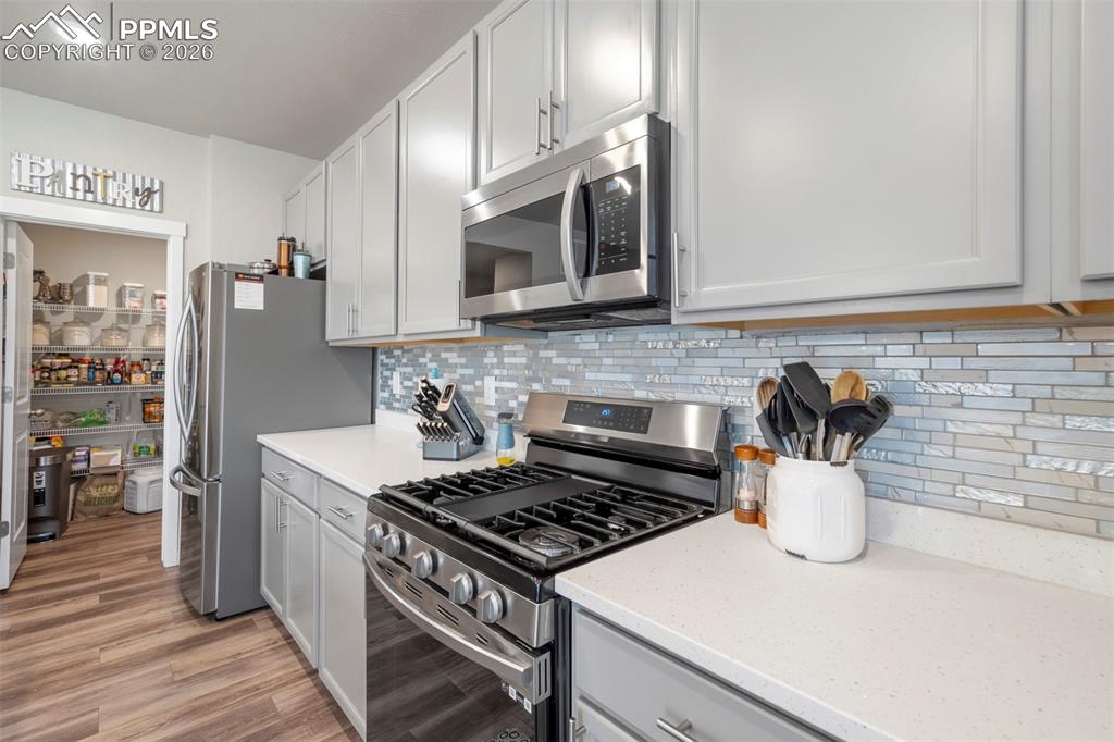 Image 14 of 45: Kitchen