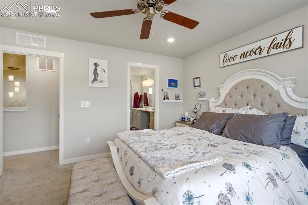 Image 22 of 45: Bedroom