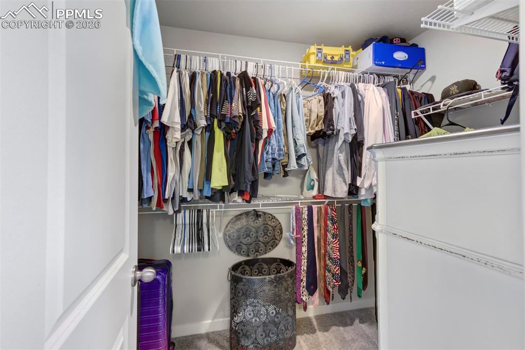 Image 26 of 45: Closet