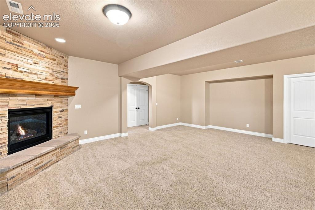 Image 43 of 47: Living Room