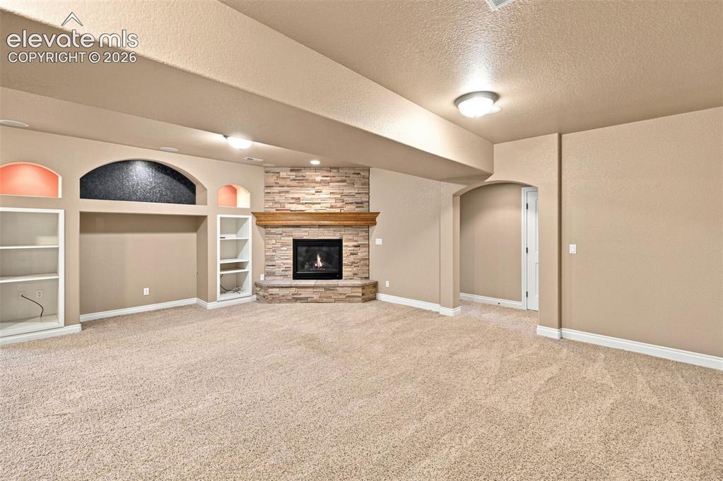Image 45 of 47: Living Room