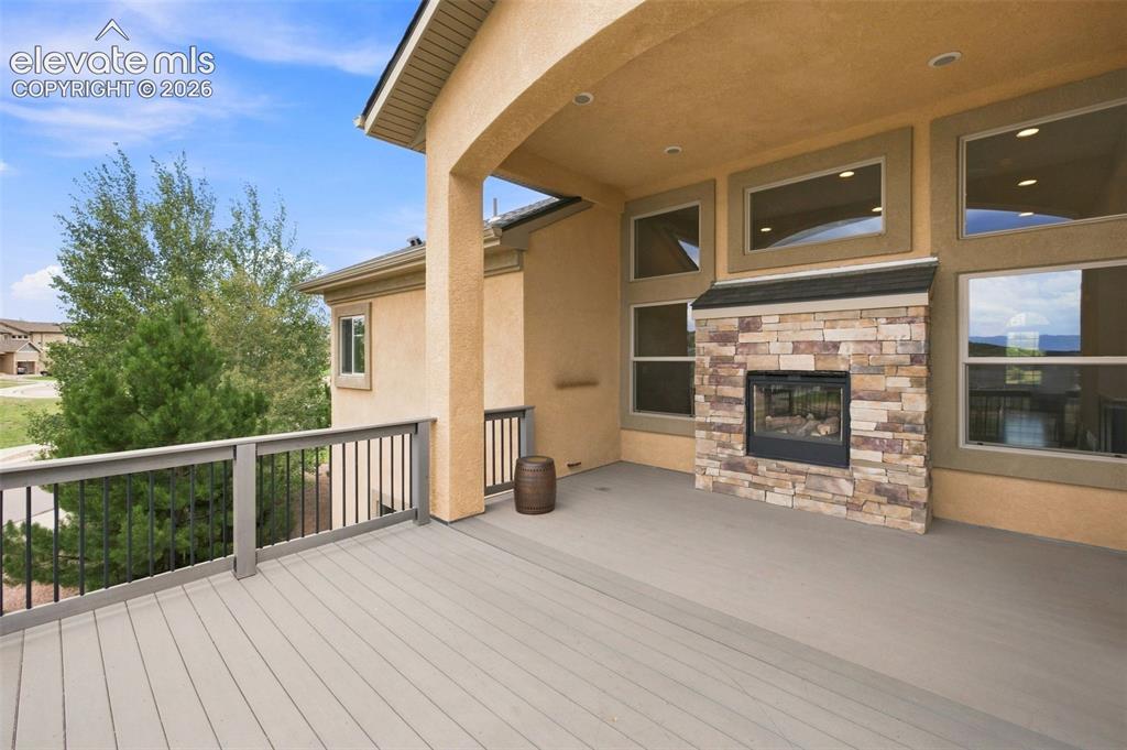 Image 9 of 47: Deck