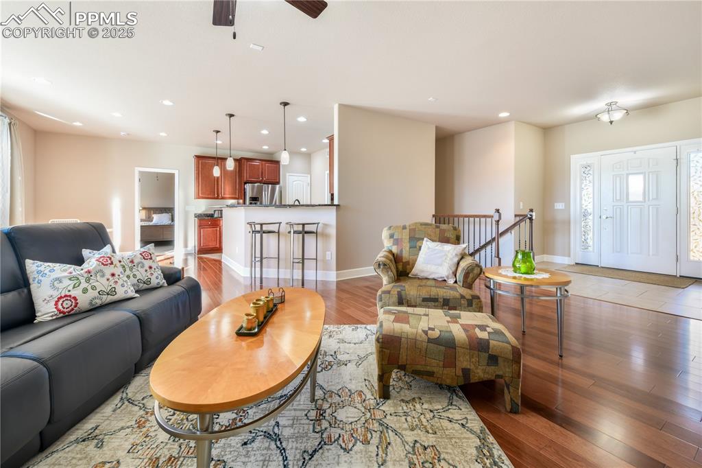 Image 10 of 50: Living Room