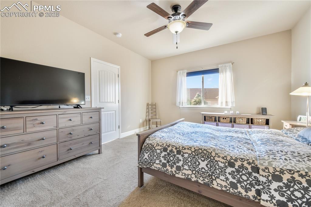 Image 20 of 50: Bedroom