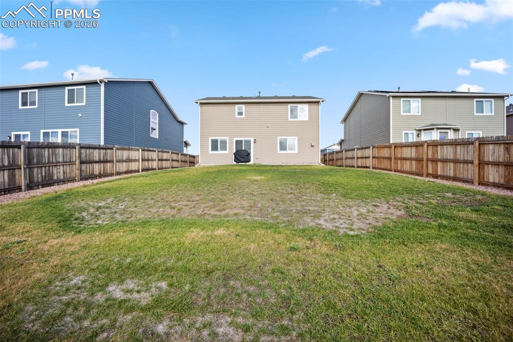 Image 32 of 38: Back of Structure