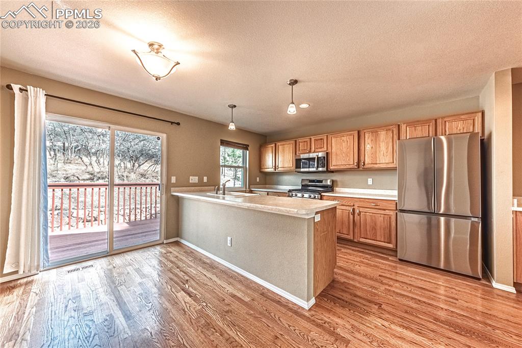 Image 12 of 41: Kitchen