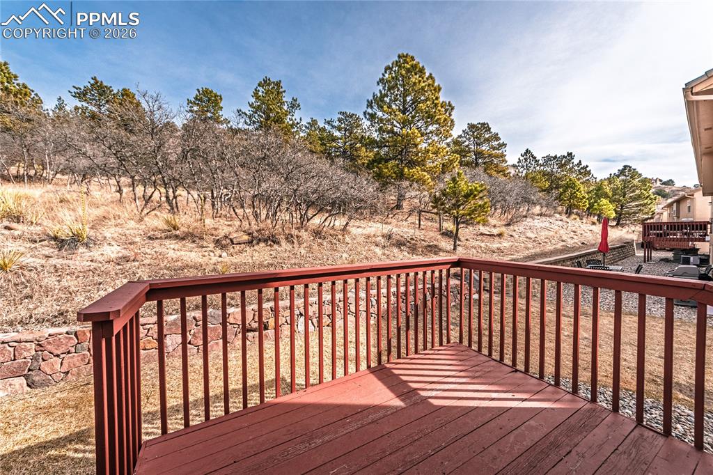 Image 36 of 41: Deck