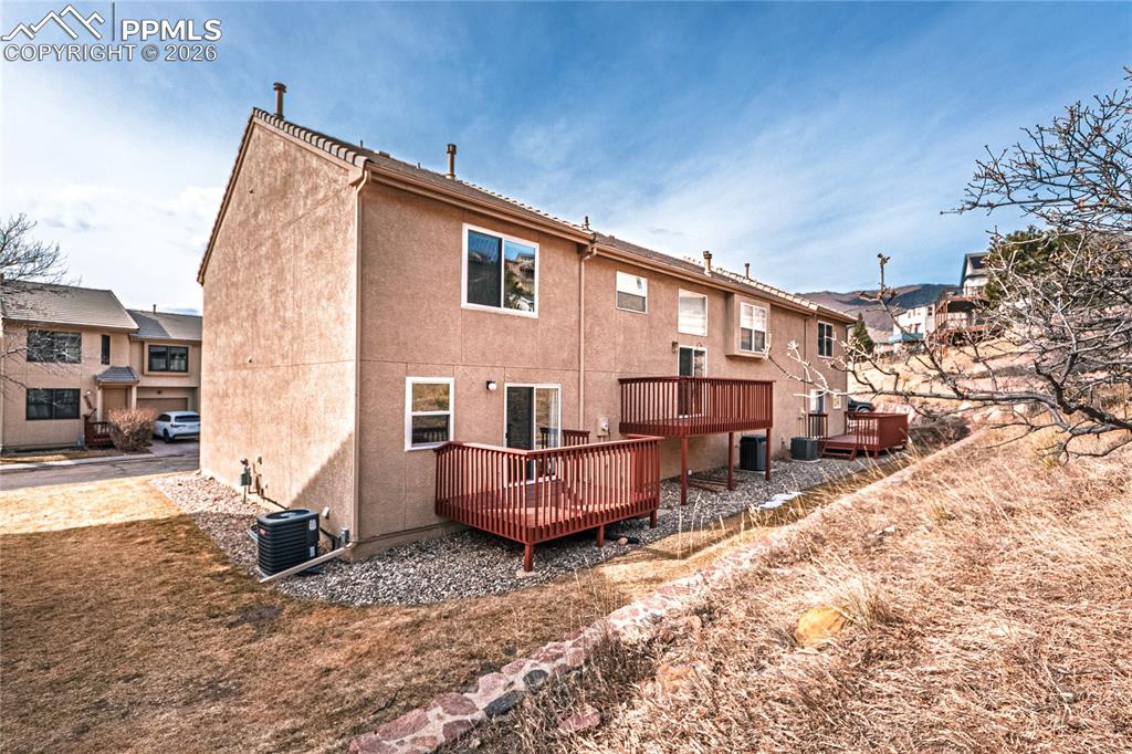 Image 40 of 41: Back of Structure