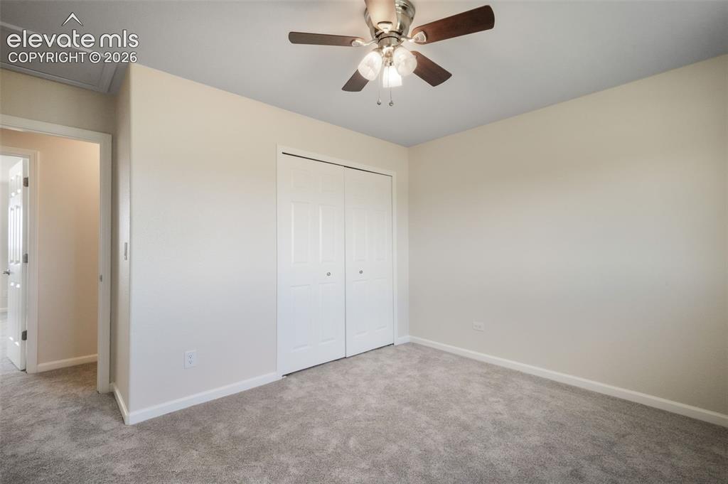 Image 35 of 50: Bedroom