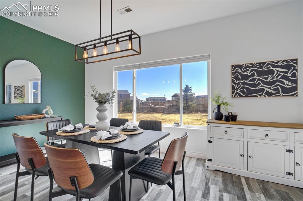 Image 11 of 46: We love a good place setting.