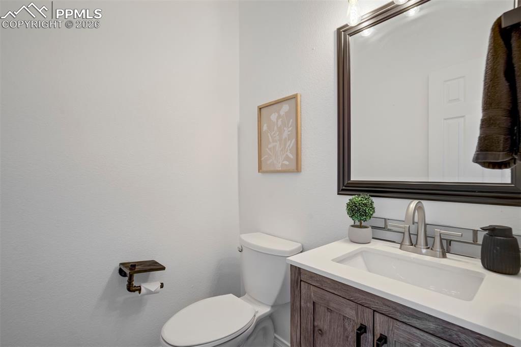 Image 17 of 46: Powder bath on th main level.