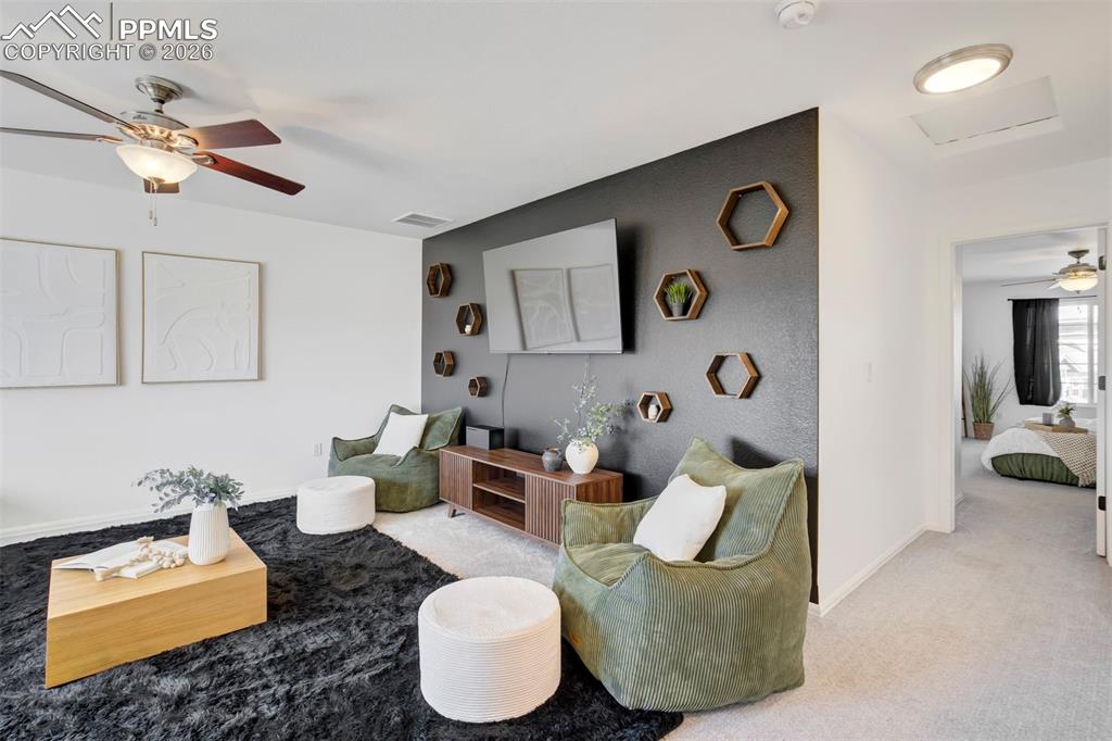 Image 19 of 46: A loft so versatile it might change jobs every few months.