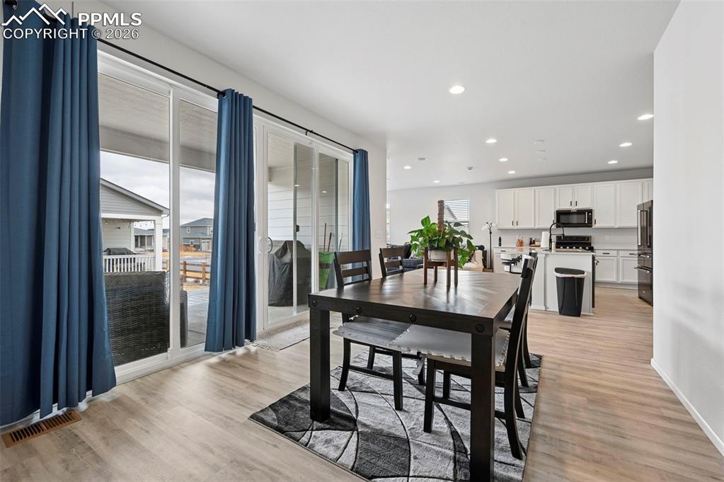 Image 5 of 29: Dining Area