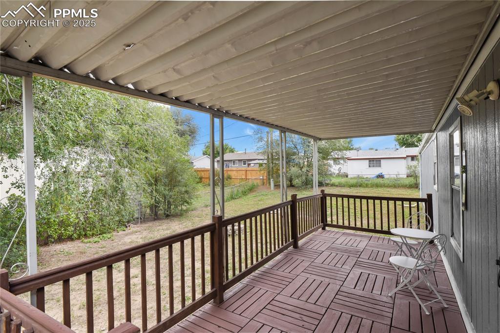 Image 4 of 29: Deck