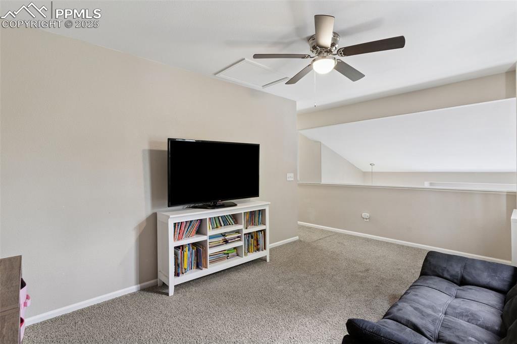 Image 17 of 32: Living Room
