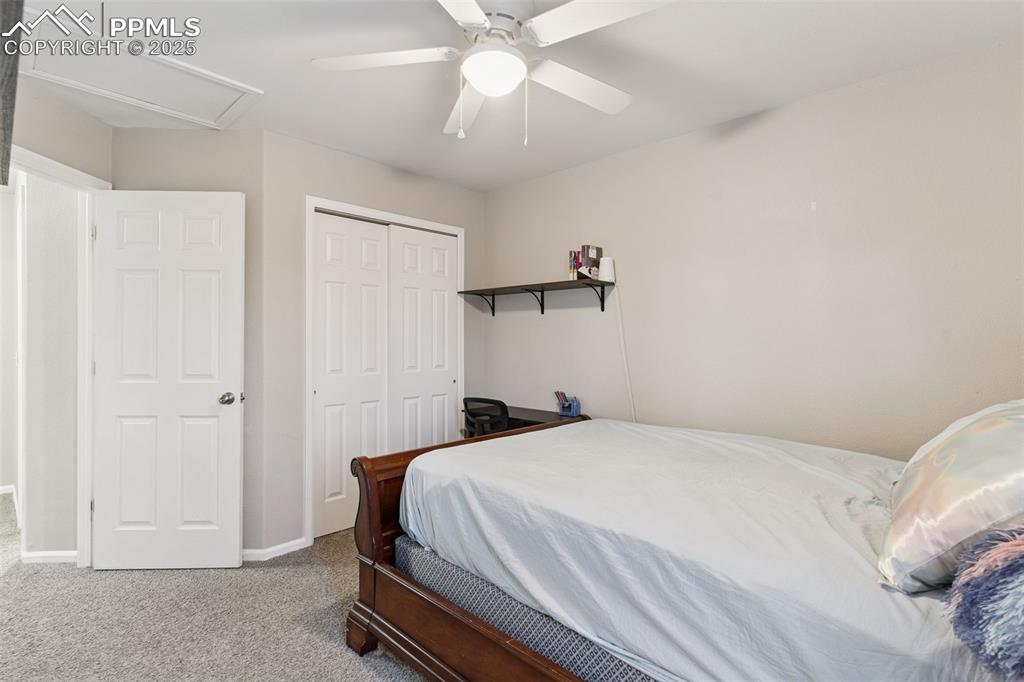 Image 26 of 32: Bedroom