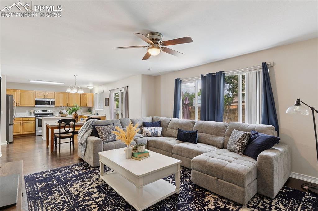 Image 6 of 32: Living Room
