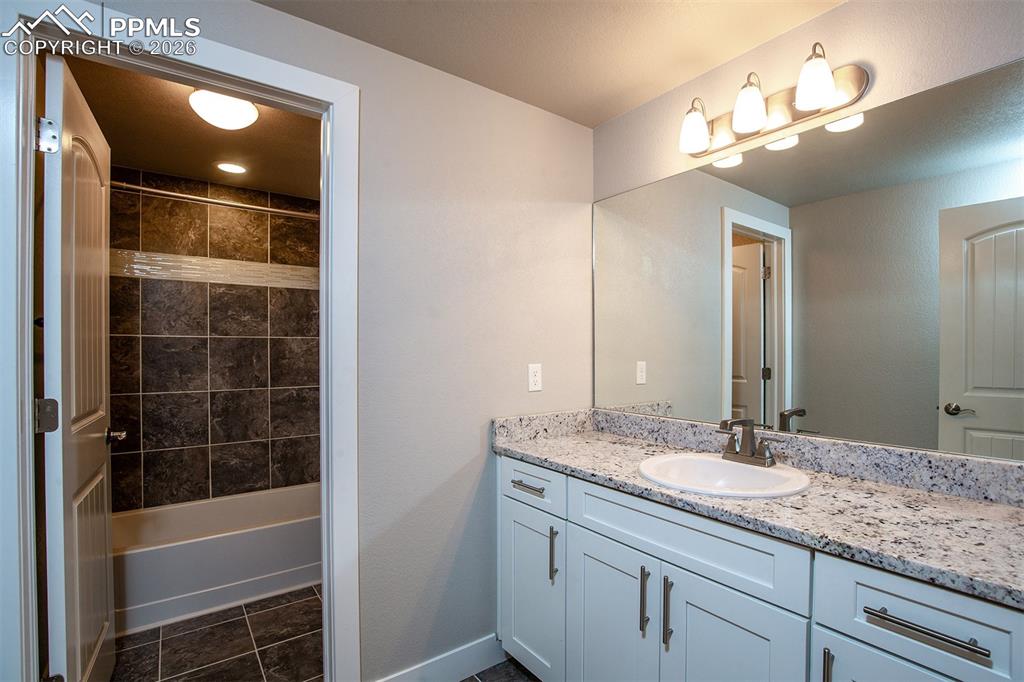 Image 30 of 46: Bathroom