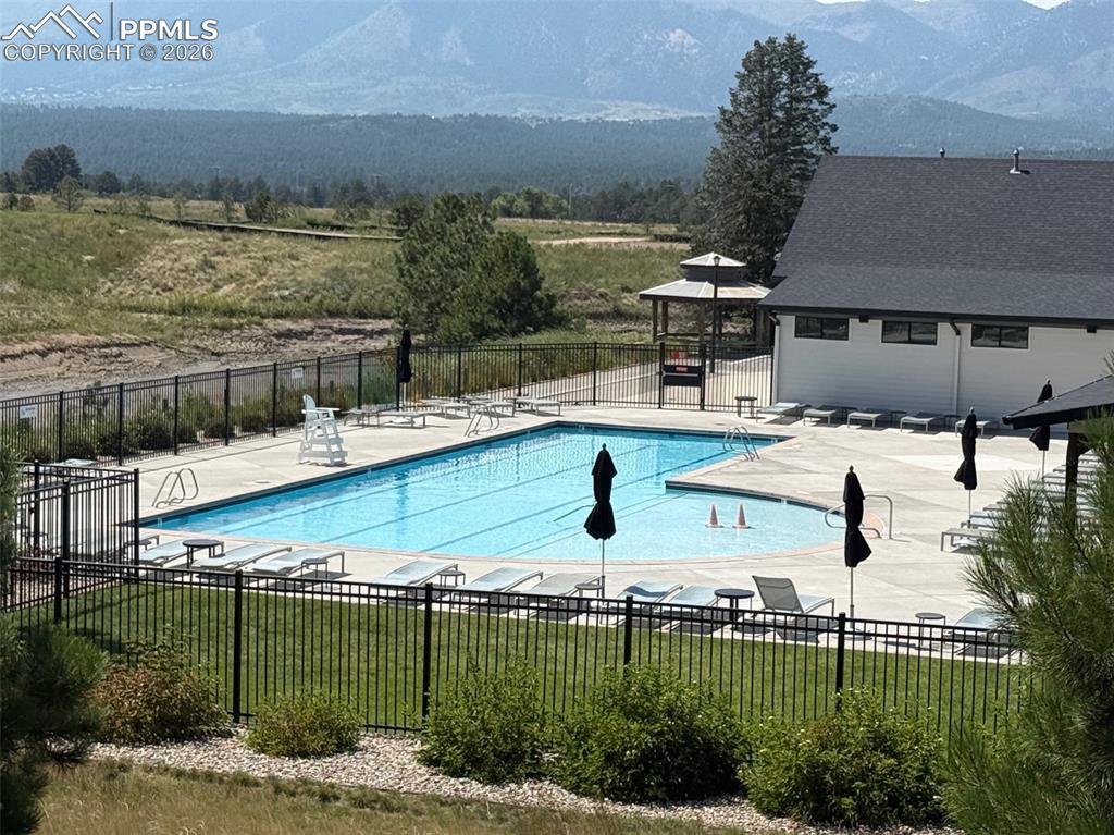 Image 38 of 46: Pool