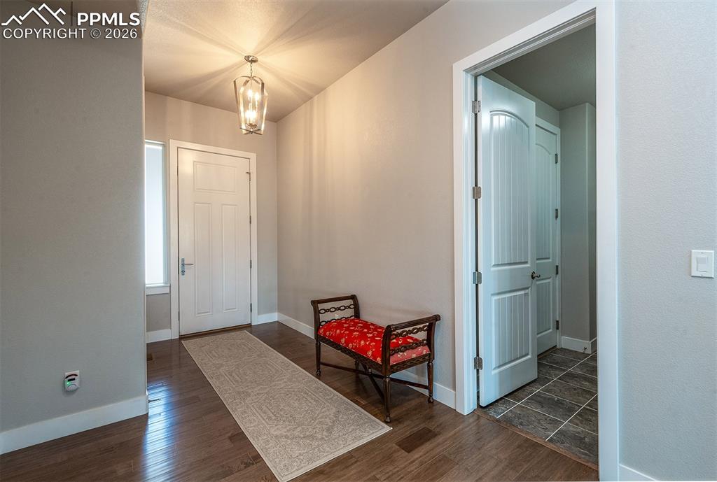 Image 7 of 46: Entry