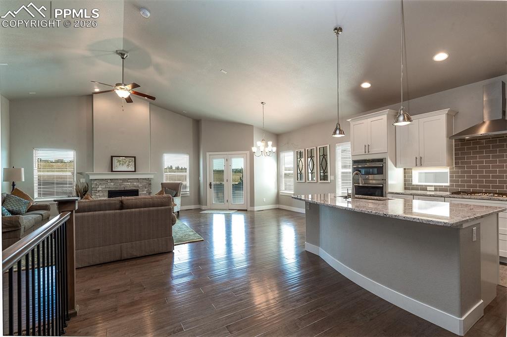 Image 9 of 46: Kitchen