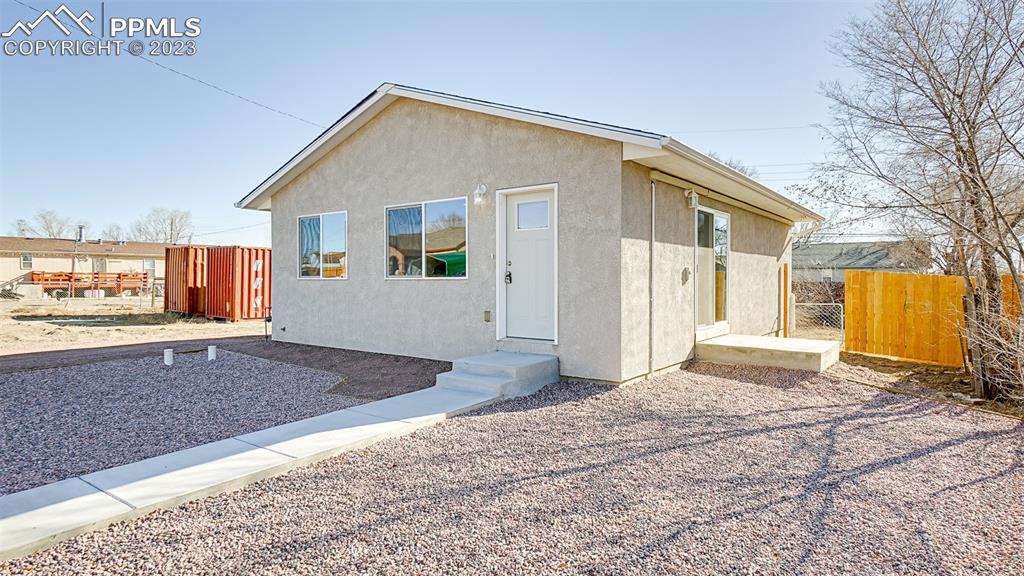 Listing 2566726, Image 2 of 18