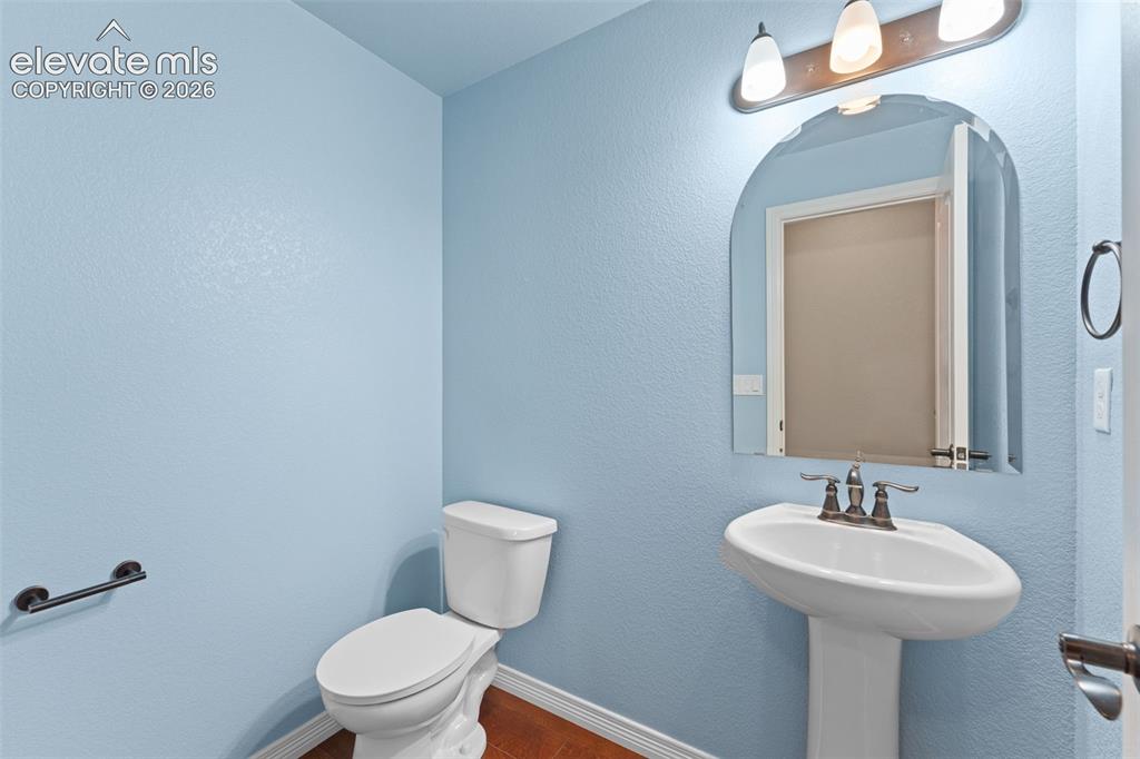 Image 10 of 45: Main floor 1/2 bath