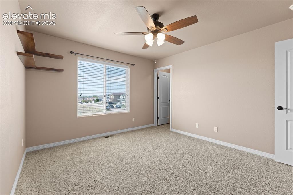 Image 18 of 45: Bedroom