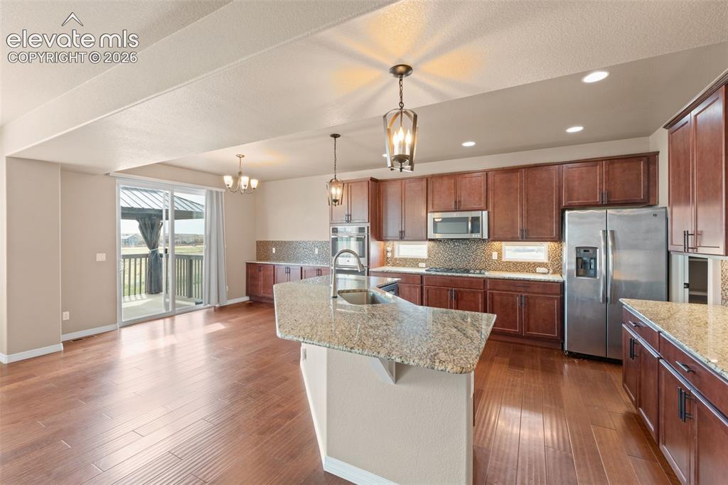 Image 7 of 45: Kitchen