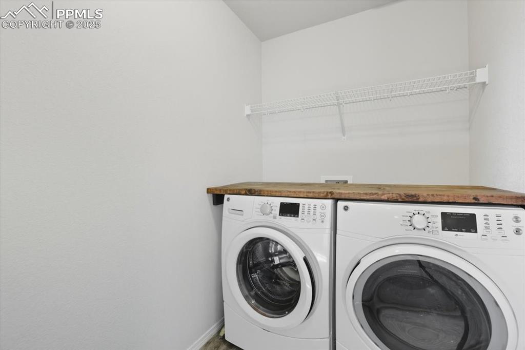 Image 32 of 42: Laundry