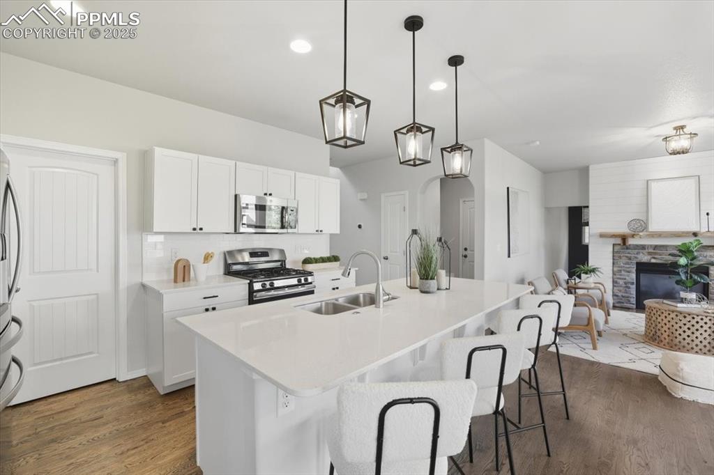 Image 7 of 42: Kitchen