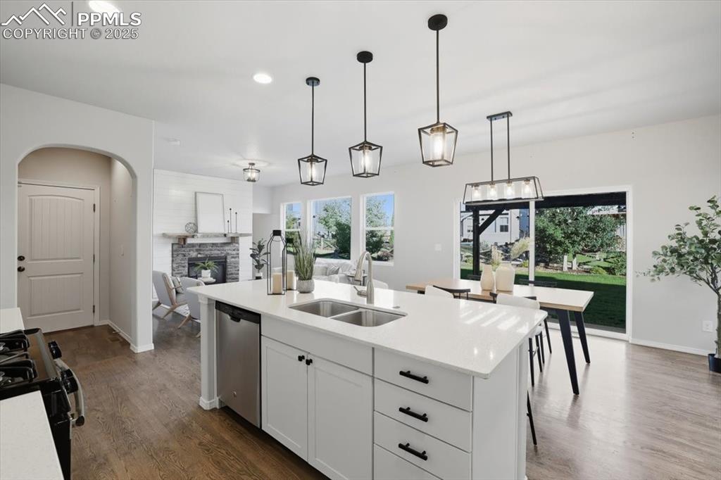Image 8 of 42: Kitchen