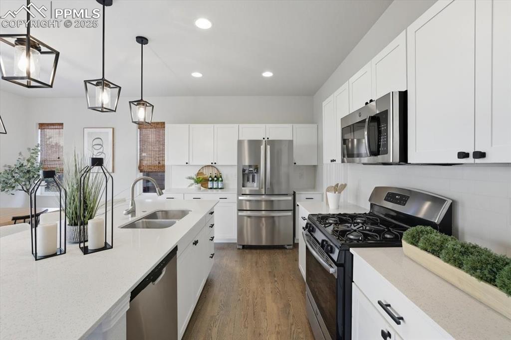 Image 9 of 42: Kitchen