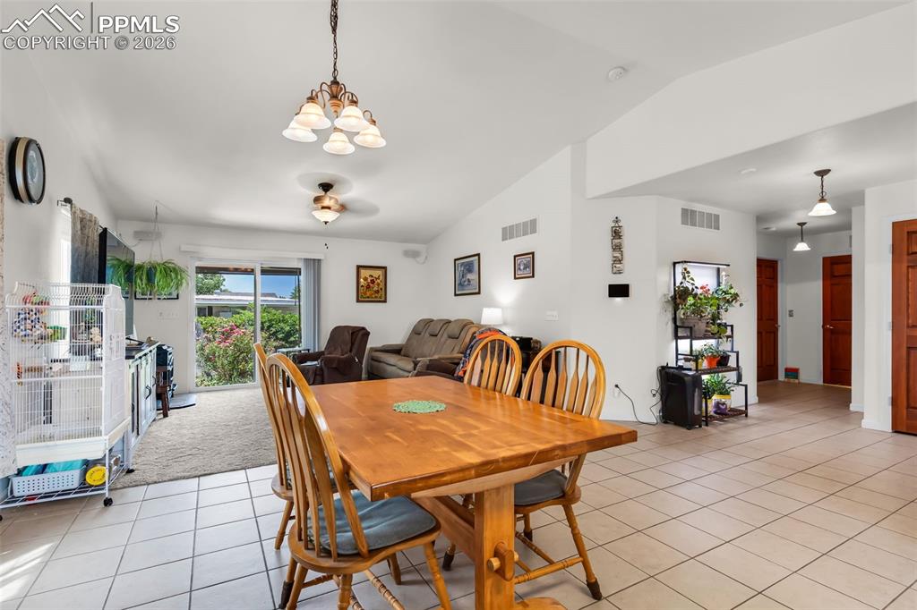 Image 11 of 42: Dining Area