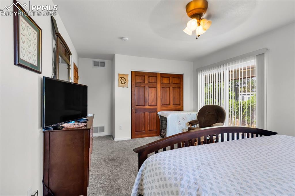 Image 21 of 42: Bedroom