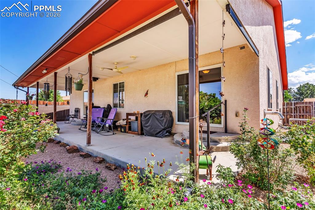 Image 32 of 42: Patio