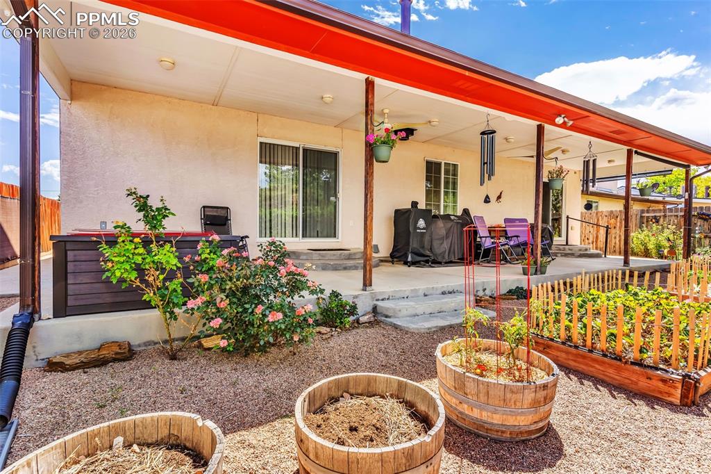 Image 36 of 42: Back of Structure