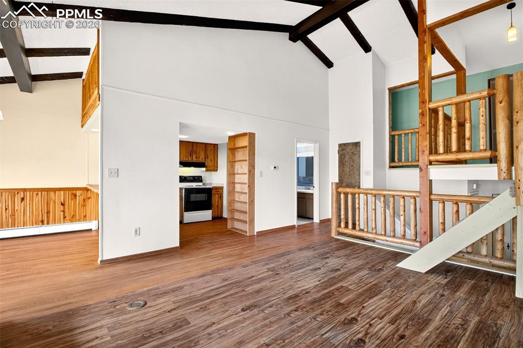 Image 3 of 36: Living Room